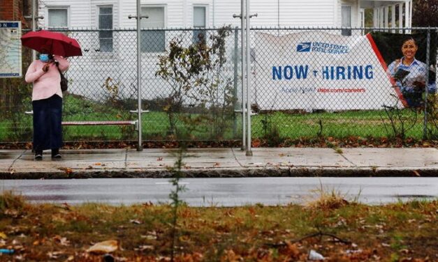 Reuters reveals US personal payroll increases as Omicron threat looms over economy