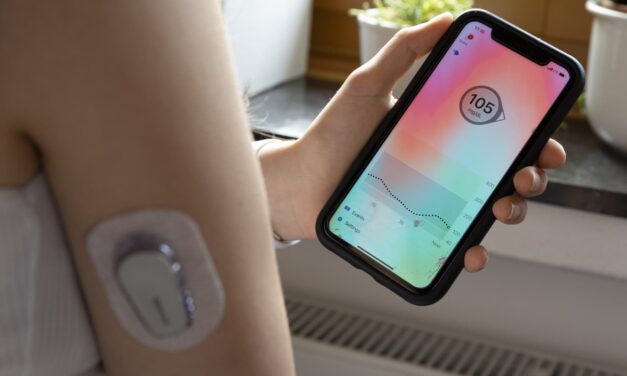 Diabetes and the benefits, risks of personal health on the internet