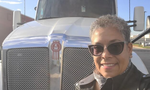 Frauen werden Trucker, da die Industrie den Mangel angeht