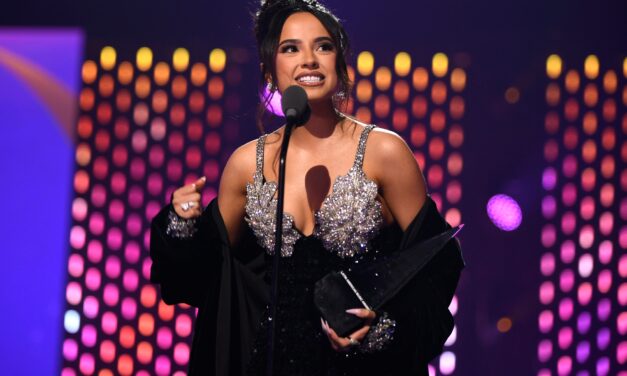Becky G gushes about Mexican heritage at the Latin American Music Awards