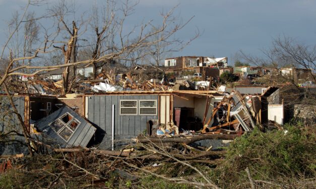 11 dead;  Roof collapse in the theater