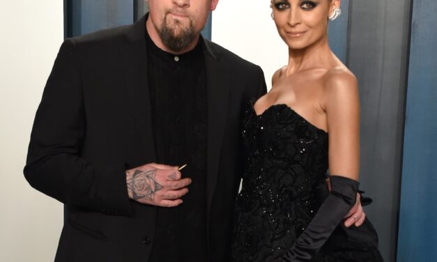 Nicole Richie shares a rare glimpse of 15-year-old daughter Harlow