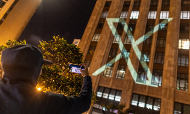 Warum Elon Musk Twitter in X umbenannt hat