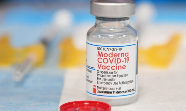 Florida Health Official Calls for Halt to Covid Vaccines