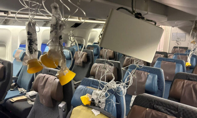 One Dead After Severe Turbulence on Singapore Airlines Flight