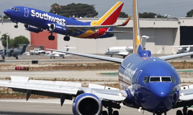 Southwest raises Q3 forecast, announces $2.5 billion buyback