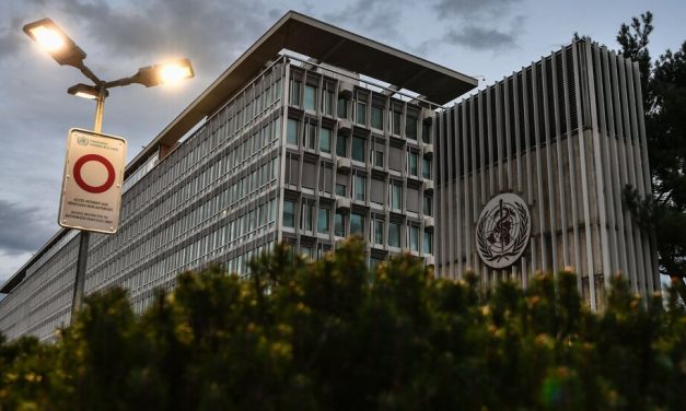 Trump withdraws the US from the World Health Organization