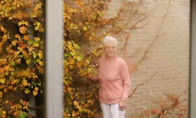 She’s Trying to Stay Ahead of Alzheimer’s, in a Race to the Death