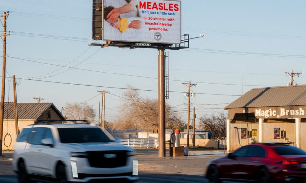 Experts say that federal officials who tense measles vaccinations