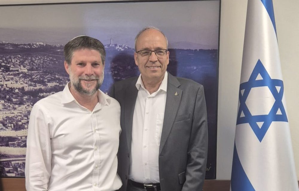 Against the backdrop of the weakening dollar: The finance minister and the president of the manufacturers’ association agreed on a framework for government support for the industry