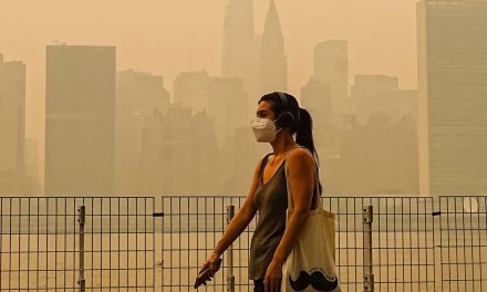 Trump angers Canada over wildfire smoke and threatens to raise tariffs