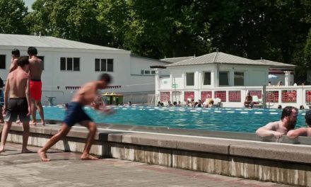 An insider guide to 6 of the most beautiful public swimming pools in Vienna